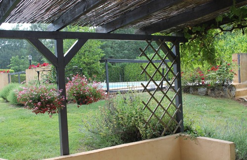 Montgesty Cottage | Profitez de vos vacances dans un gîte de charme avec une grande piscine dans le sud-ouest de la France