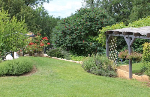 Montgesty Cottage | Profitez de vos vacances dans un gîte de charme avec une grande piscine dans le sud-ouest de la France