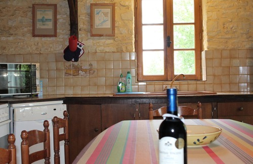 Montgesty Cottage | Profitez de vos vacances dans un gîte de charme avec grande piscine dans le Lot
