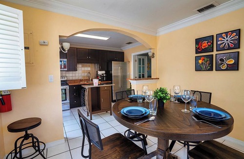 North Andrews Gardens Maison | Enjoy your private Tropical oassis under Florida sun.
