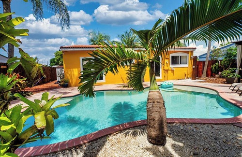 North Andrews Gardens Maison | Enjoy your private Tropical oassis under Florida sun.