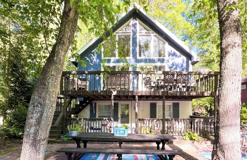 Rehoboth Beach Maison | Enjoy your relaxing beach vaca in this 4-bed home with amazing 2nd story deck!!