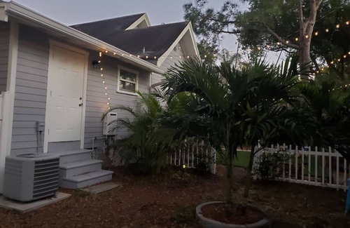 Historic Uptown Appartement | Enjoy your stay in this relaxing 1 bedroom apartment in the heart of St Pete.