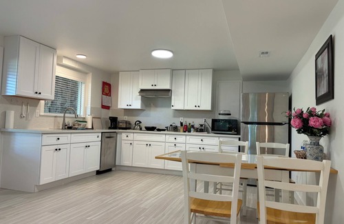 Clyde Hill Maison | Enjoyable 2-Bed/1-Bath unit with AC in Clyde Hill