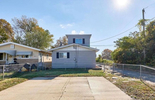 St. Louis Maison | Enjoyable 3-bedroom house with AC in St. Louis