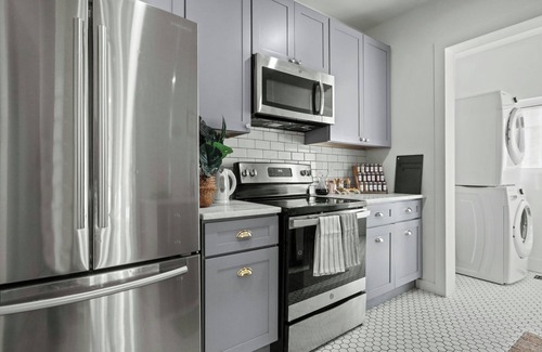 Kessler Maison | Enjoyable 3-bedroom house with AC in vibrant Dallas