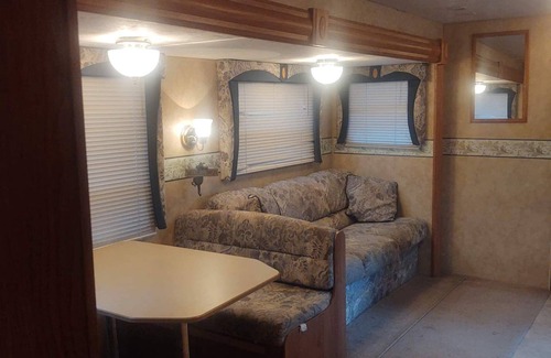 Edmeston Maison | Enjoyable RV with AC in Edmeston