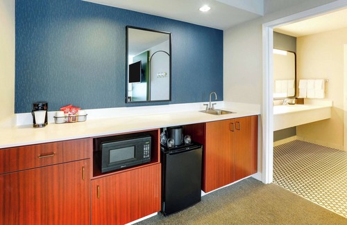 Oyster Point Hôtel | Enjoyable Trip! Spacious and Pet-friendly Unit, Onsite Parking