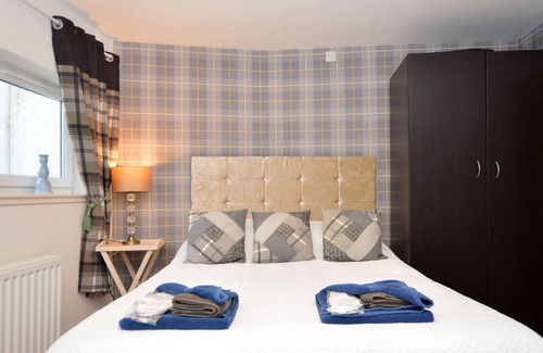 Kilmun Appartement | Enmore Beach House-Luxury Apt à Kirn par Dunoon-5 B / R pour 10 personnes-Pet Friendly