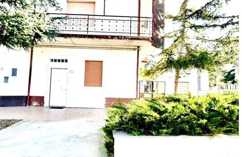 Scerni Maison | Ennio House. Enjoy relaxing in this charming one-bedroom apartment in Scerni.