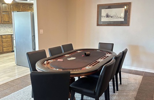 Sterling Maison | Enormous Home On Golf Course. Newly renovated - Sleeps 21!