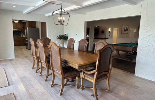 Sterling Maison | Enormous Home On Golf Course. Newly renovated - Sleeps 21!