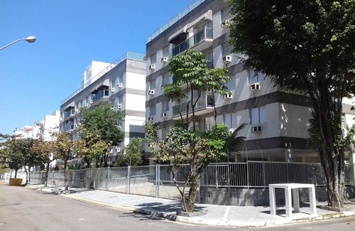 Jardim Vitoria Appartement | Entrée / Aquário- 3 blocs BEACH ENSEADA- 2 Bath 3-1 place de stationnement dormit.-