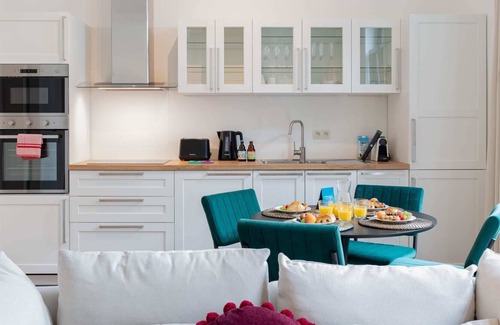 Quartier des Libertes - Vrijheidswijk Appartement | Enseignement II - Two Bedroom Apartment, Sleeps 4
