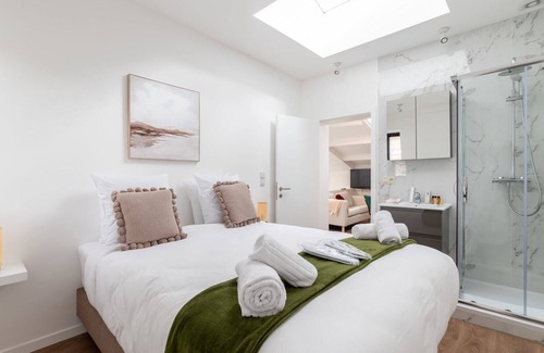 Quartier des Libertes - Vrijheidswijk Appartement | Enseignement IV - Two Bedroom Apartment, Sleeps 4