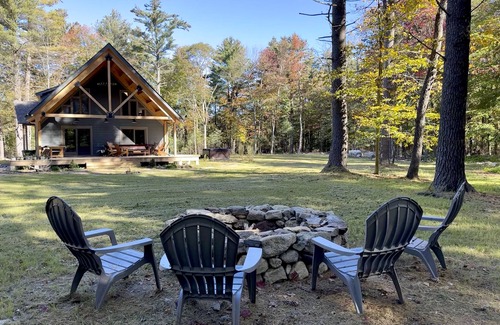 Cragsmoor Maison | Ensō House - Quiet Getaway with Hot Tub / Rec Room