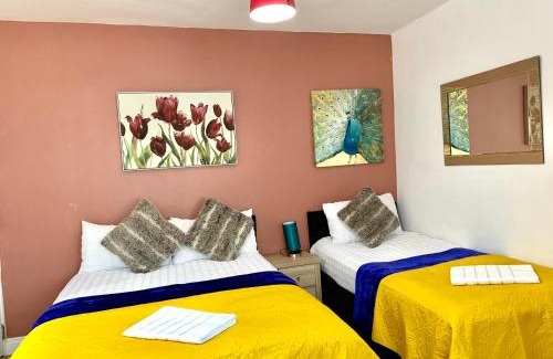 Cranbrook Appartement | Ensuite Apartment with small Kitchenette, Private Bathroom and Parking