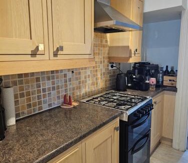 Barkingside Maison | Ensuite room Family Home