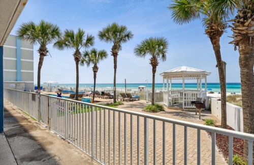 Fort Bay Maison | Ensuring a Very Comfortable & Memorable Stay! Free Parking, Outdoor Pool