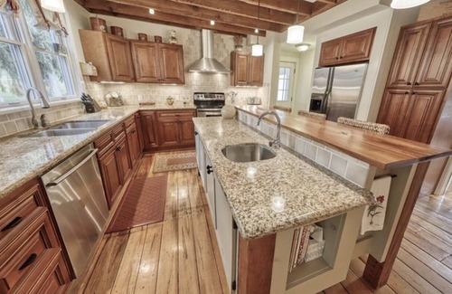 West Valley Autre | Entertain in this 4 bedroom farmhouse with hot tub