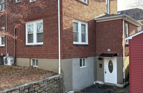 Nonantum Maison | Entire 1BR in Newton AC Parking Walk to Shops