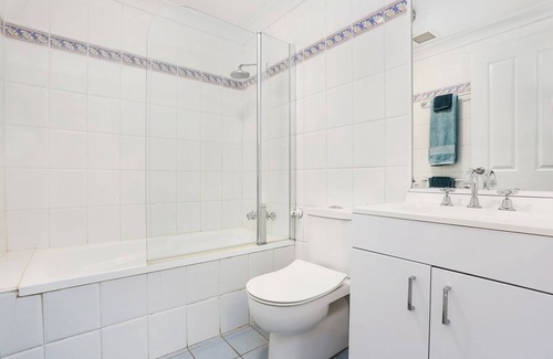 Kingsford Appartement | Appartement entier de 2 chambres dans un emplacement central