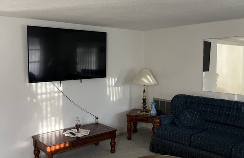 Jasmine Lakes Maison | Entire 2-Bedroom Home in Jasmine Estates