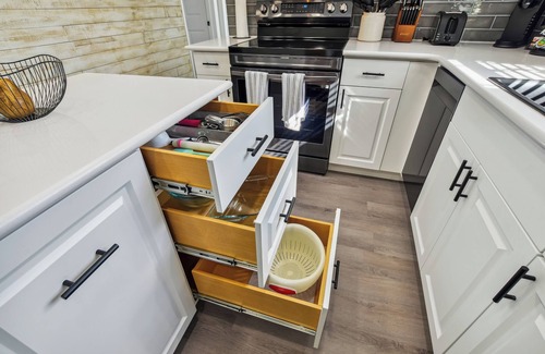 Bayonet Point Maison | Entire 2-bedroom house with three beds, AC and WiFi in Port Richey