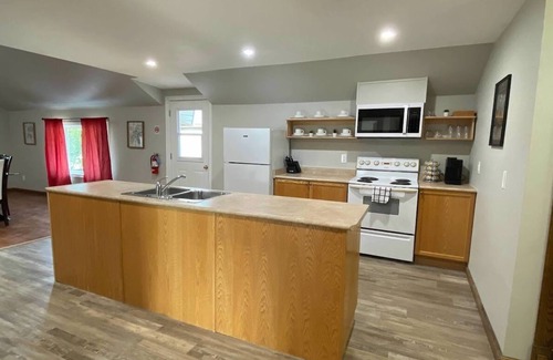 Arkona Maison | ENTIRE 2-BEDROOM TOWNHOUSE ON A RUSTIC FARM, 20 Minutes from GrandBend!