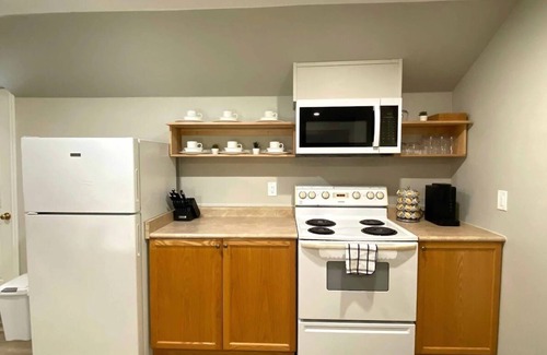 Arkona Maison | ENTIRE 2-BEDROOM TOWNHOUSE ON A RUSTIC FARM, 20 Minutes from GrandBend!