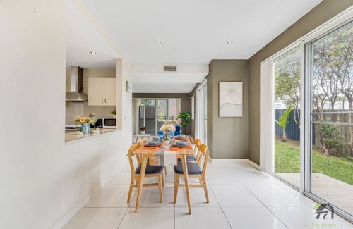 Baulkham Hills Maison | Entire 3 bedrooms Townhouse in Baulkham Hills