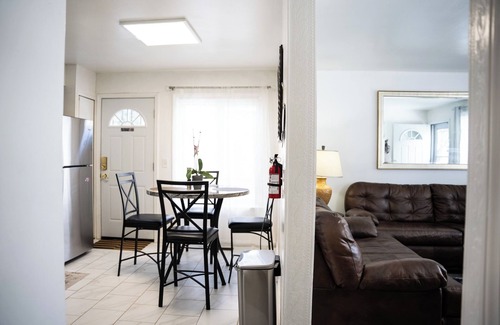 Romulus Maison | Entire 3 Bedroom Home. Newly renovated & Furnished