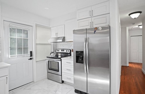 Forest Glen Maison | Entire 3 Bedroom - Silver Spring 5 Min walk to Metro