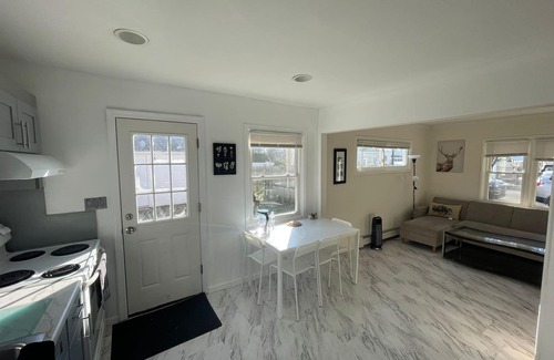 Garden City Park Maison | Entire 3bdr home w/parking, backyard, FirePit, BBQ
