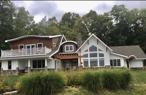 Malden Maison | Entire 3yr.old waterfront house on the Hudson River. 100 ft dock, acres of woods