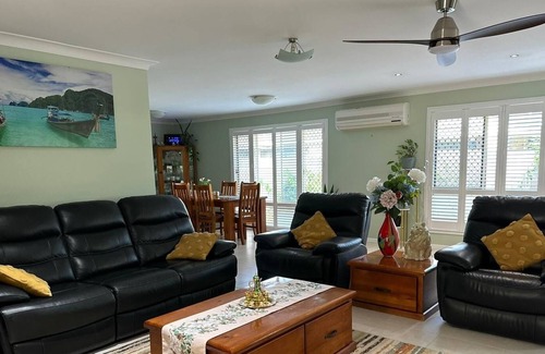 Tingalpa Maison | Entire 4BR House in Tingalpa