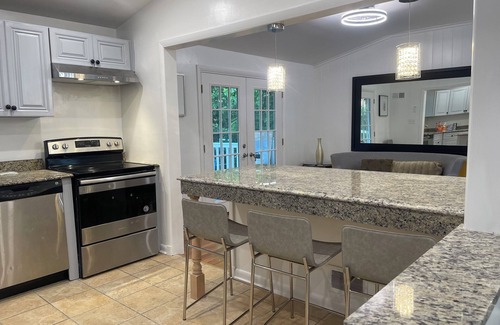 White Oak Maison | Entire 5 bedroom house near DC and Metro