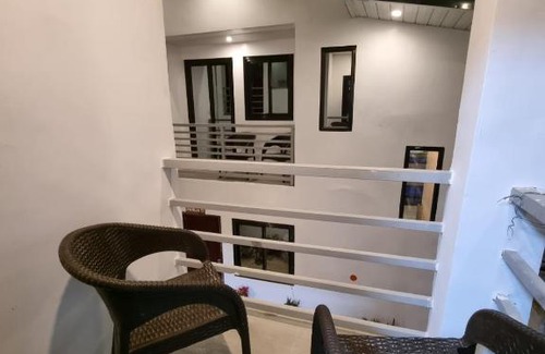 Baguio Appartement | Entire Apartment Baguio City - CS PINES Sunflower Unit