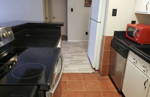 Clodine Appartement | Entire apartment full furnished up to 4 guests. 5.mins to China town