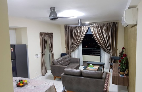 Central District Appartement | Appartement entier, N24-01, Centre commercial Mega Mid Valley, Autoroute Tebrau.