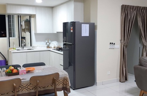 Central District Appartement | Appartement entier, N24-01, Centre commercial Mega Mid Valley, Autoroute Tebrau.
