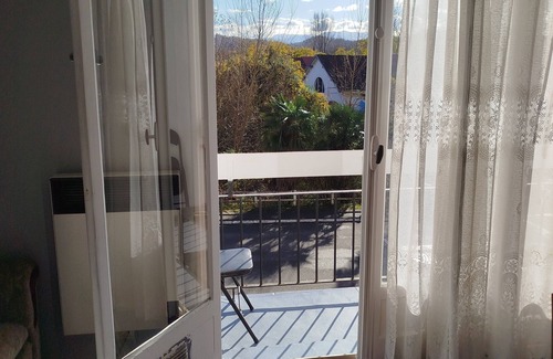 Centre Ville Appartement | Appartement entière à tout intimité à 5 minutes a pieds de la gare de Pau et