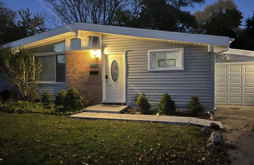 Wheeling Maison | Entire Beautiful Wheeling Home!!!