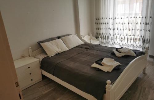 Paralia Dionysiou Appartement | Entire Bedroom Apartment with big Balcony Perfect for Families Mishev
