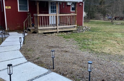 Kresgeville Cabine | Entire cabina in hemlock lake in Kunkletown with game room