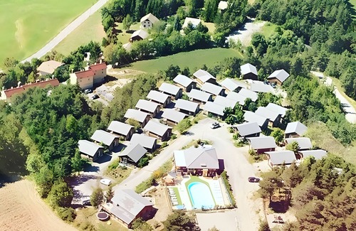 Seyne Maison | Entire Chalet Near Ski and Lake