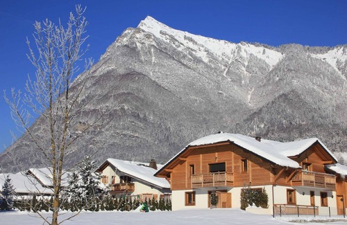 Taninges Chalet De Ski | Entire chalet with indoor pool jacuzzi sauna steam room