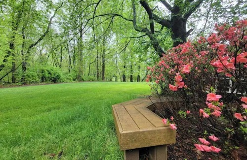 Montgomery Village Maison | Entire cheerful 4 br townhouse by the lake