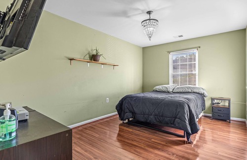 Manassas Appartement | Entire Condo Oasis in Old town Manassas