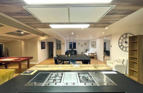 Cepet Maison | Cottage maison entière grand terrain Arboré Idéal groupes jusqu’à 14 personnes